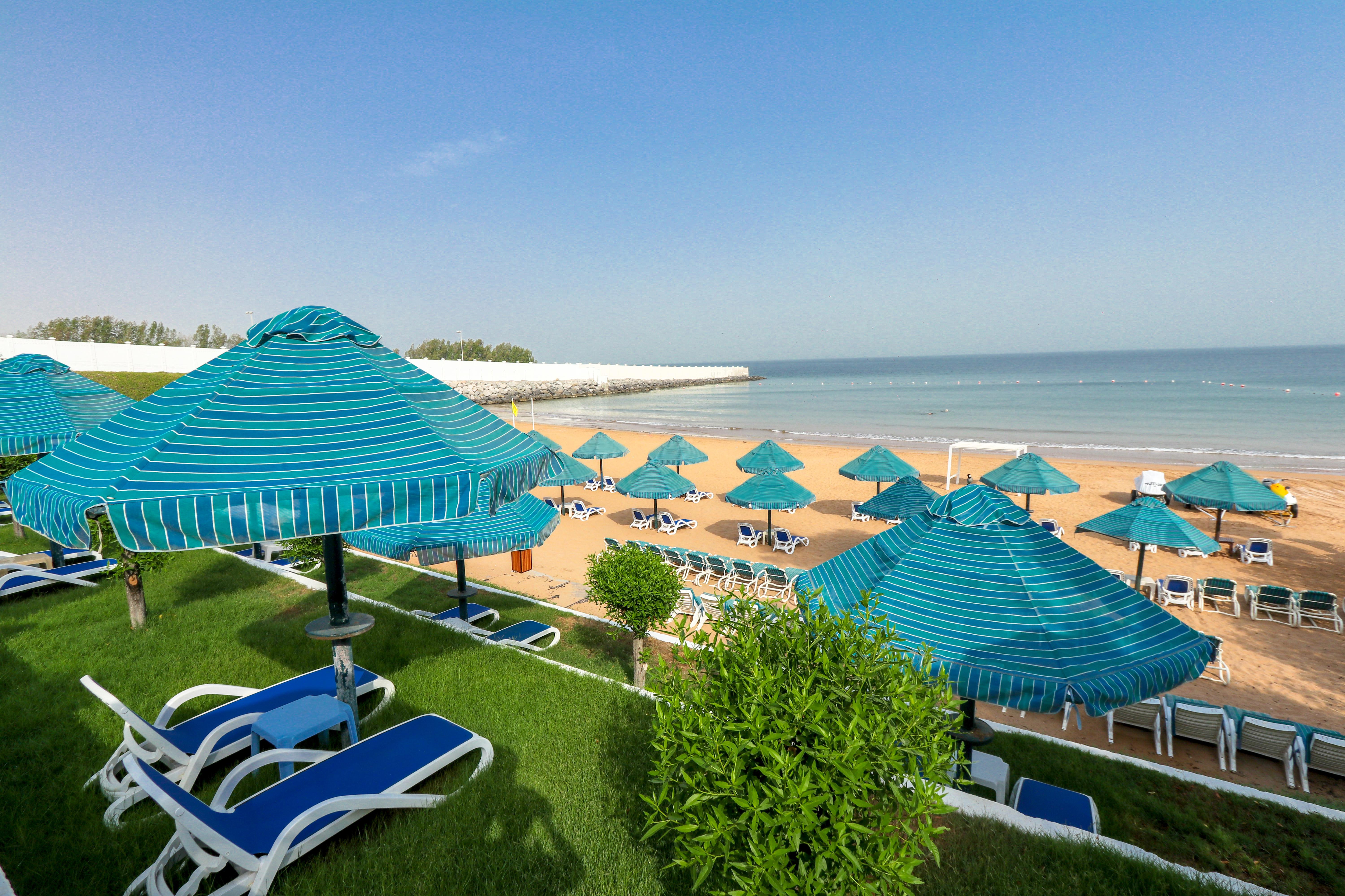 Beach resort рас эль хайма. BM Beach Hotel 4. BM Resort Beach корпуса отеля.